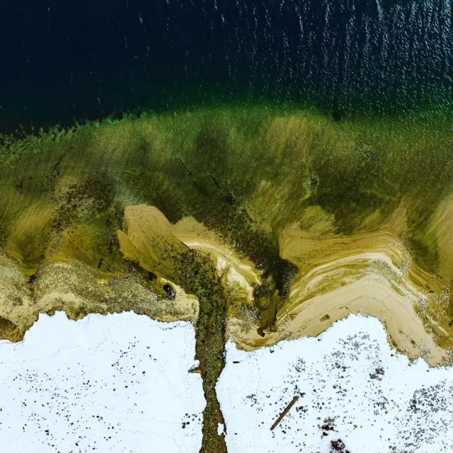 snowy lake front 

#drone #winter #snow #lake #emerald #deepwater #coast #beach #cold #topdown #dronephotography #dji #explore